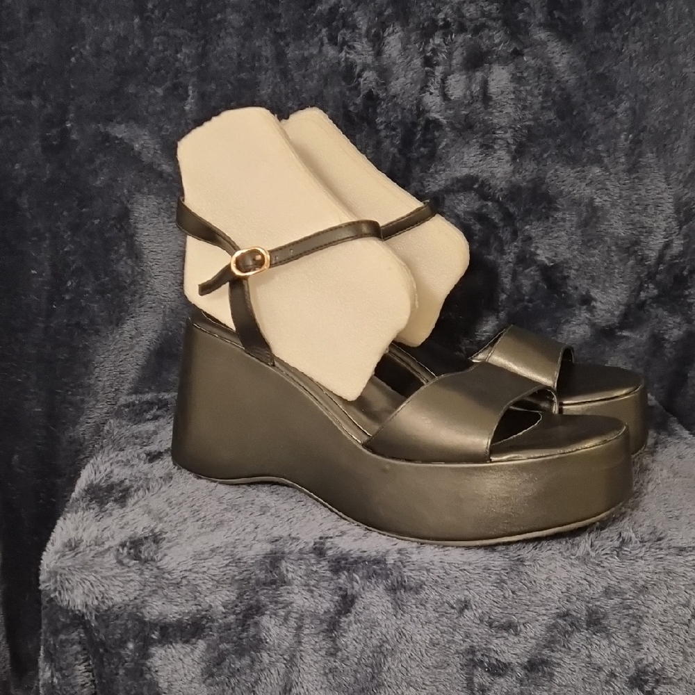 Elegant Black Platform Sandals